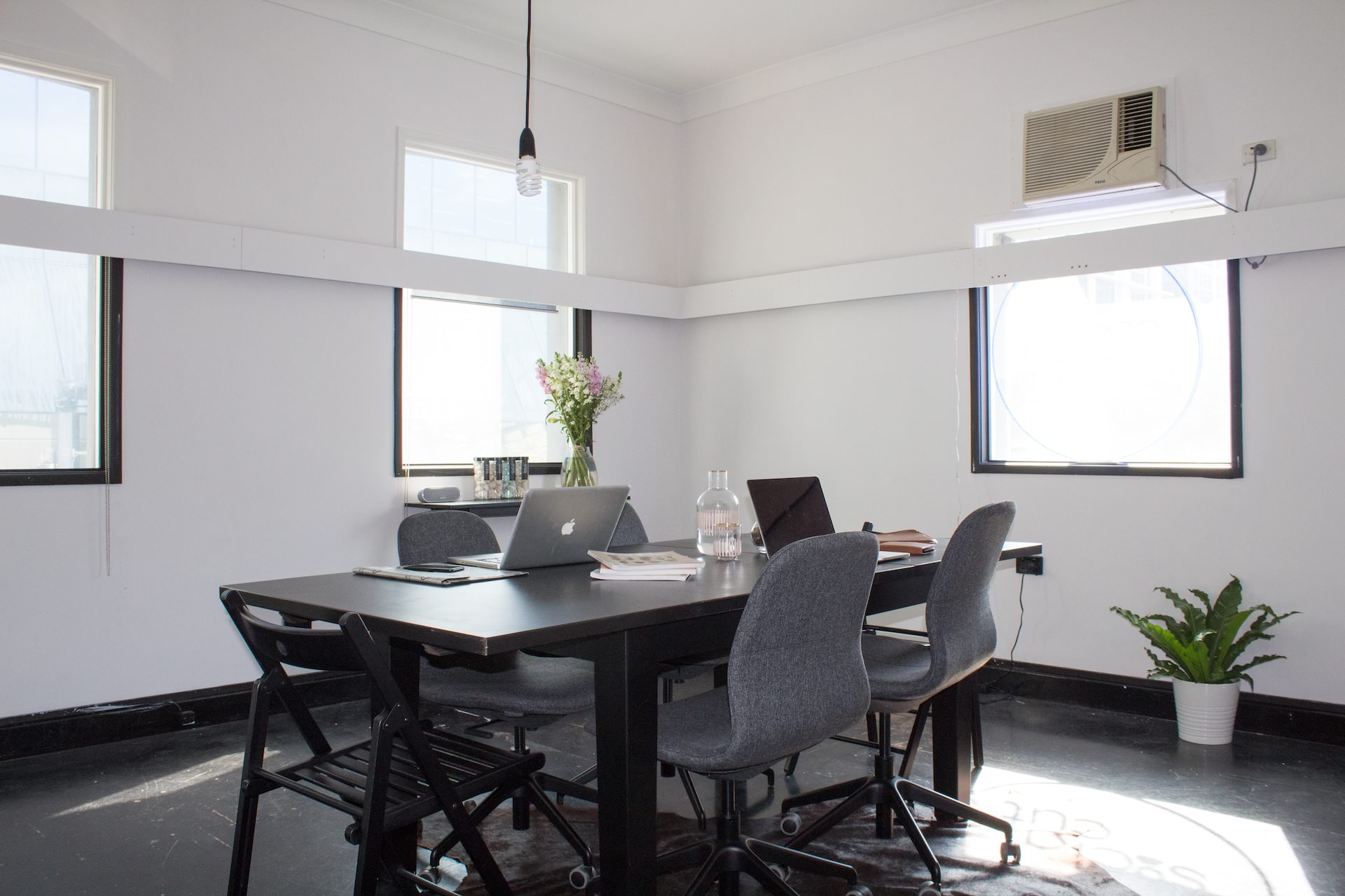 Stages and steps of office interior design
